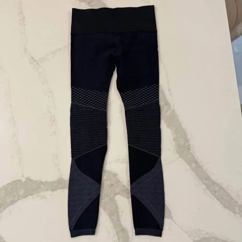 Spanx High Rise Seamless Moto Leggings Women’s Medium Indigo Sky Nylon Stretch - Picture 5 of 5